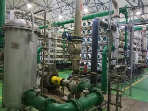 點(diǎn)擊查看詳細(xì)信息<br>標(biāo)題：反滲透裝置 閱讀次數(shù)：3527