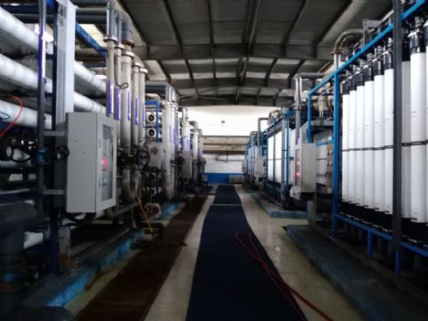 點(diǎn)擊查看詳細(xì)信息<br>標(biāo)題：反滲透與超濾設(shè)備車(chē)間 閱讀次數(shù)：4163